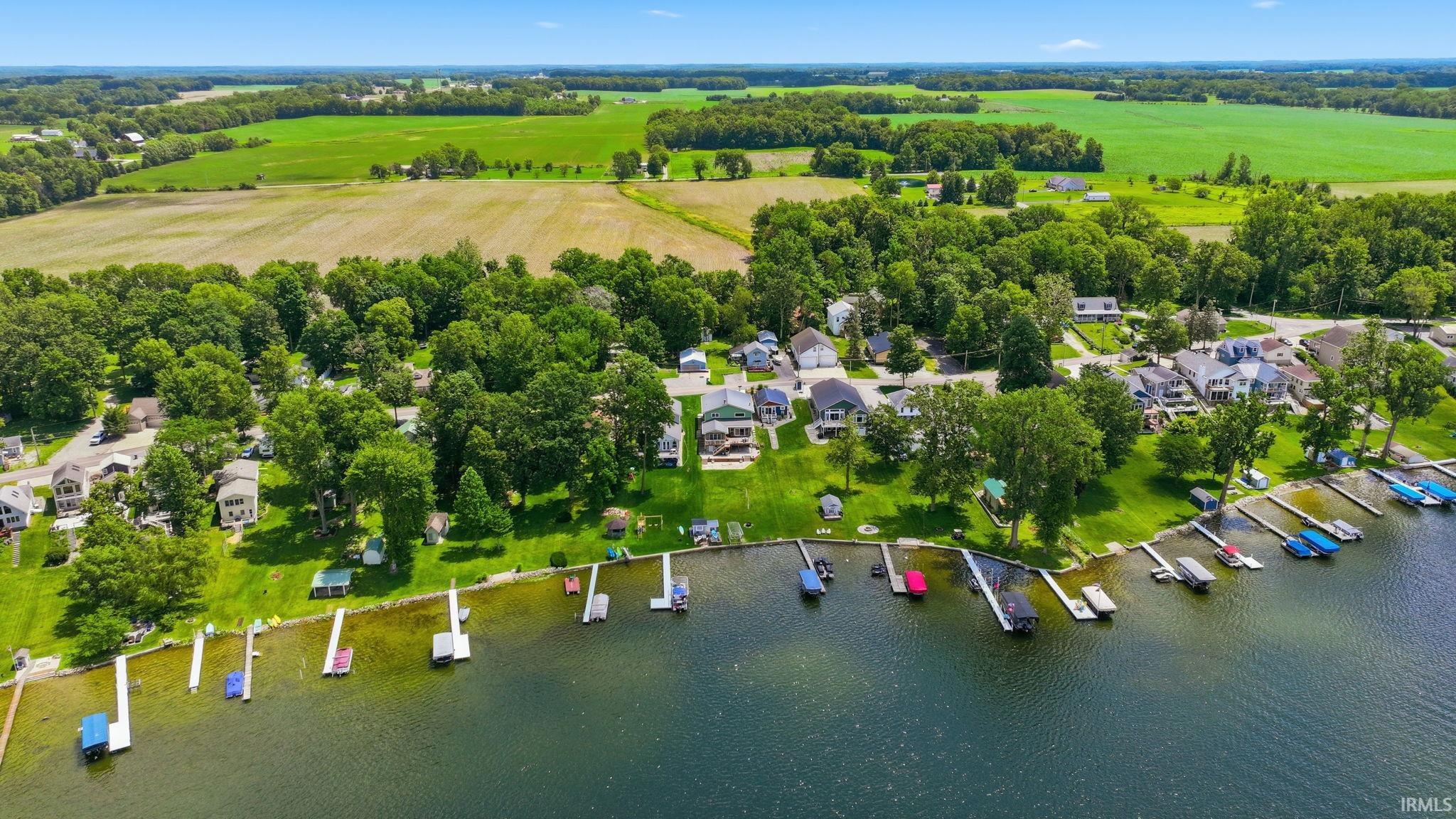 2083 Chapman Lake Drive Warsaw IN 46582