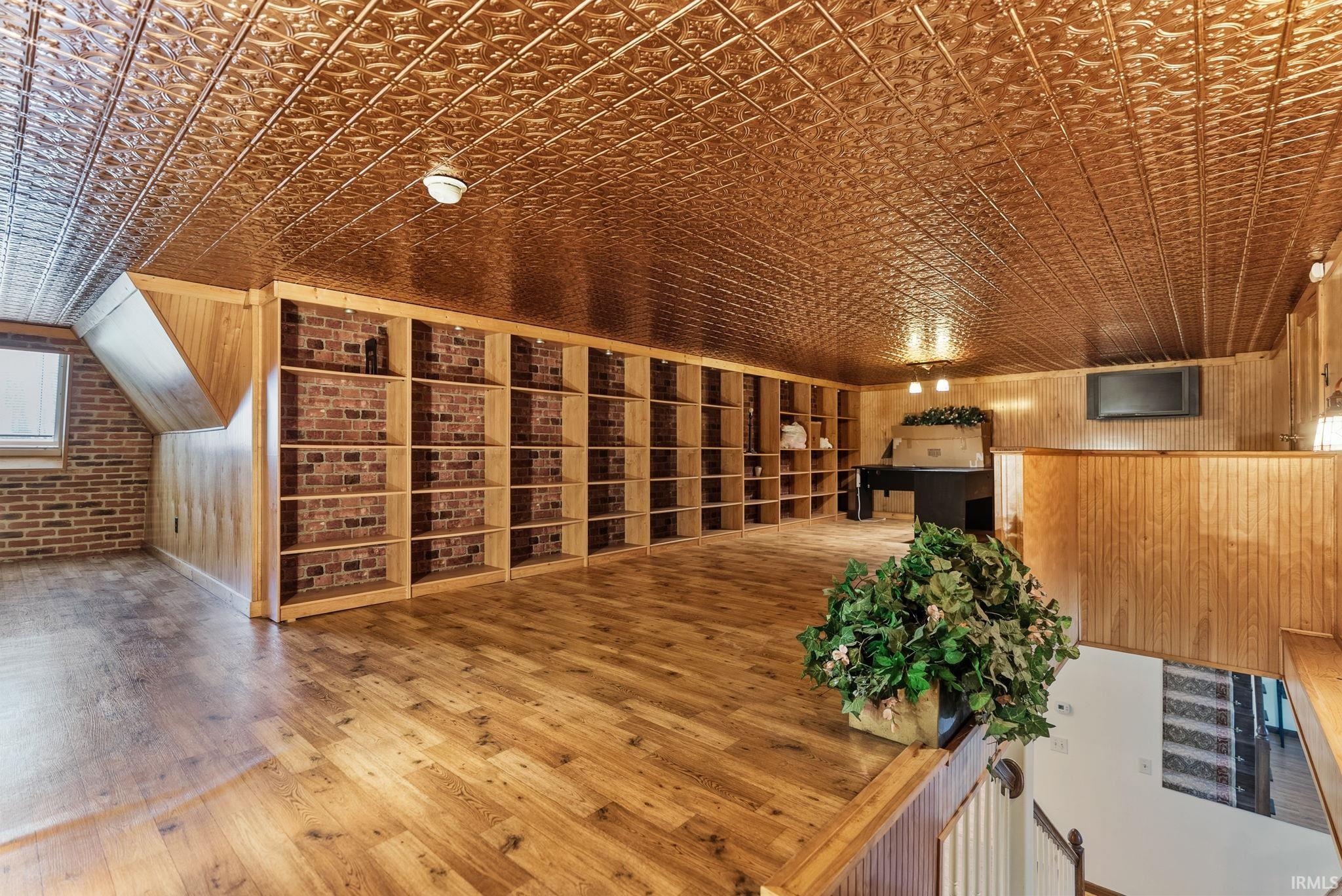 1910 Deer Trail Warsaw IN 46580