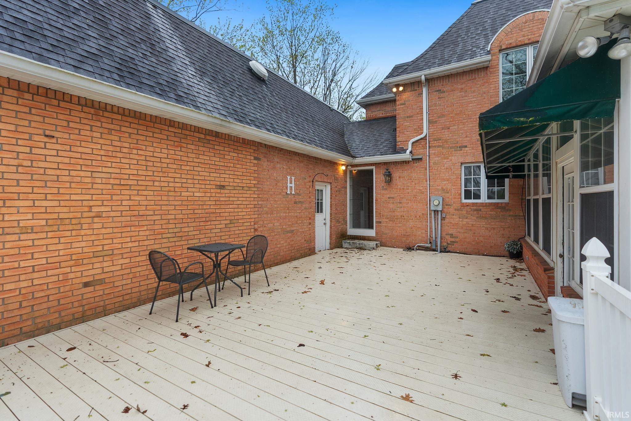 1910 Deer Trail Warsaw IN 46580