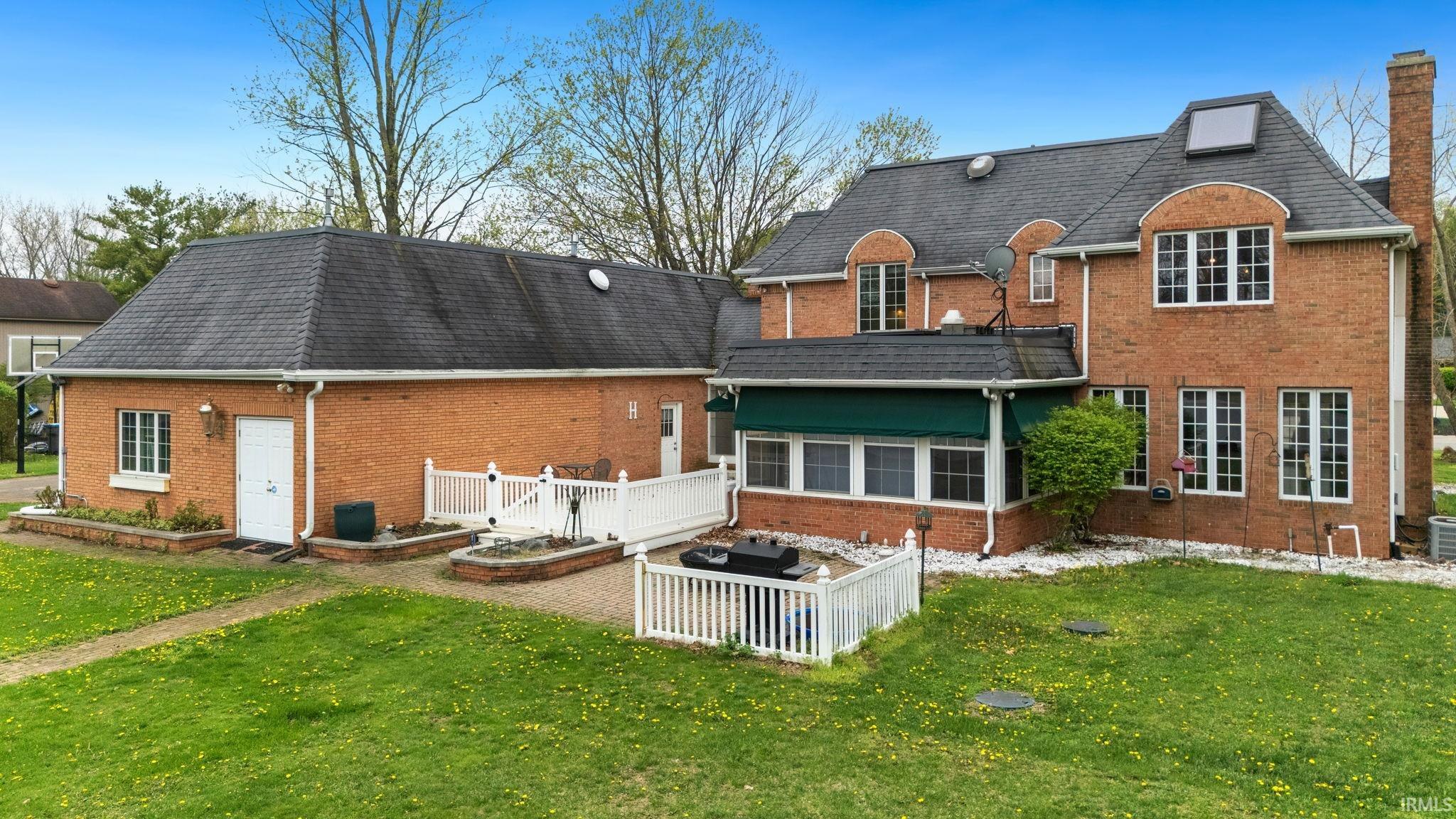 1910 Deer Trail Warsaw IN 46580
