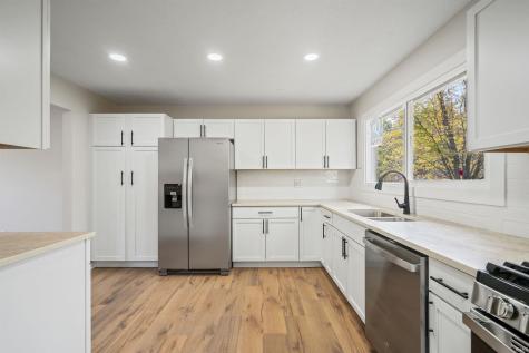 6207 Woodcliff Court Kokomo IN 46901