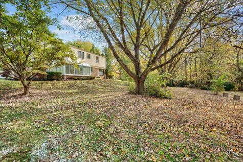 6207 Woodcliff Court Kokomo IN 46901