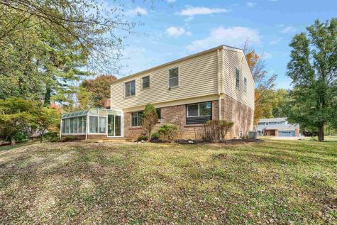 6207 Woodcliff Court Kokomo IN 46901
