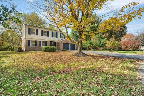6207 Woodcliff Court Kokomo IN 46901