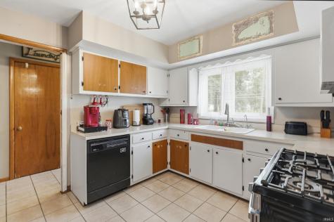 1802 Gillmore Drive Fort Wayne IN 46818