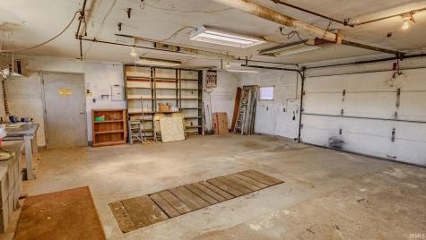 3962 E Lake Road 26 W Monticello IN 47960