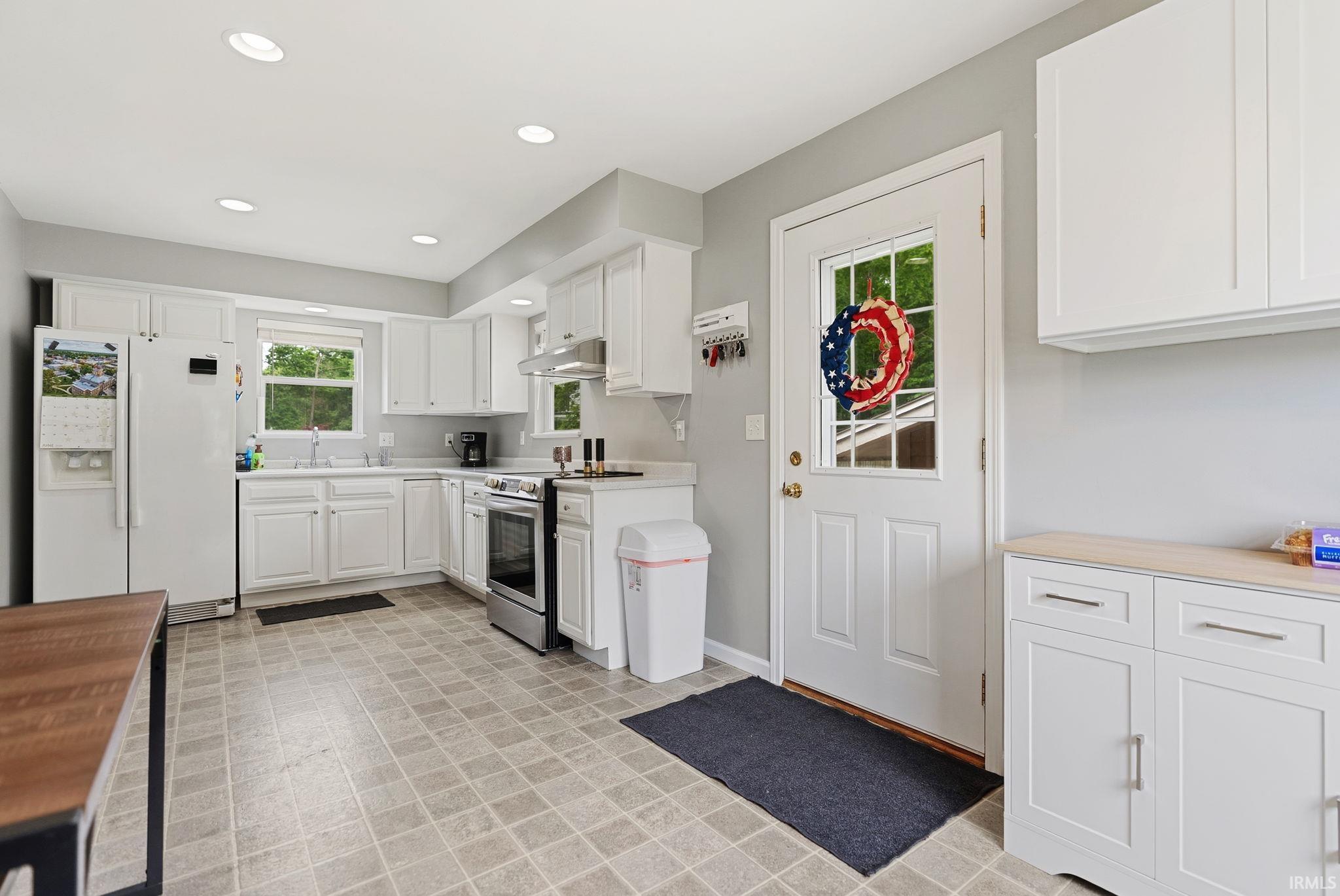 2136 Chapman Lake Drive Warsaw IN 46582