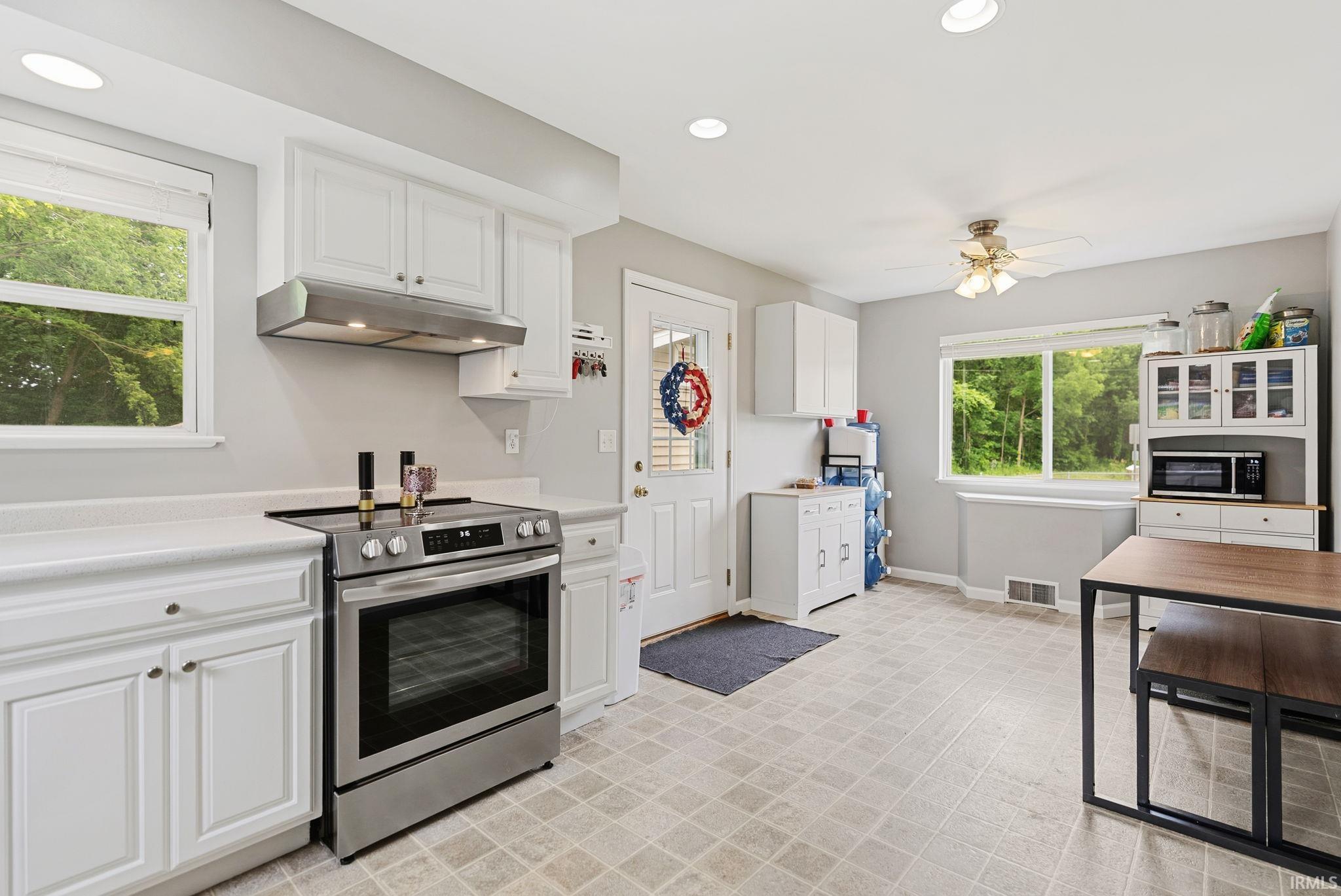2136 Chapman Lake Drive Warsaw IN 46582