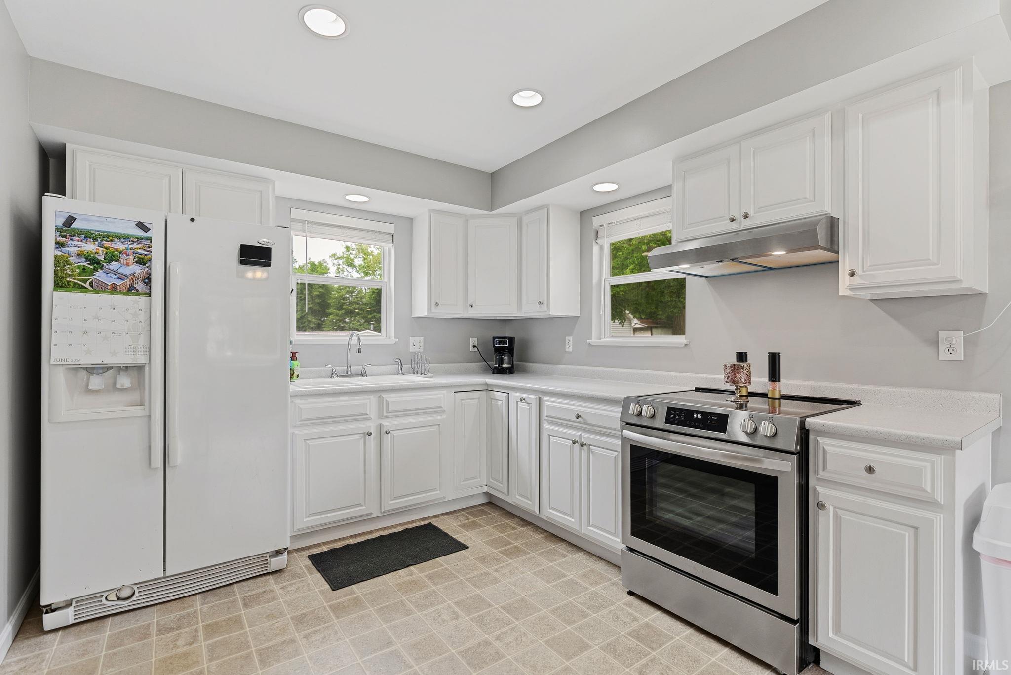 2136 Chapman Lake Drive Warsaw IN 46582