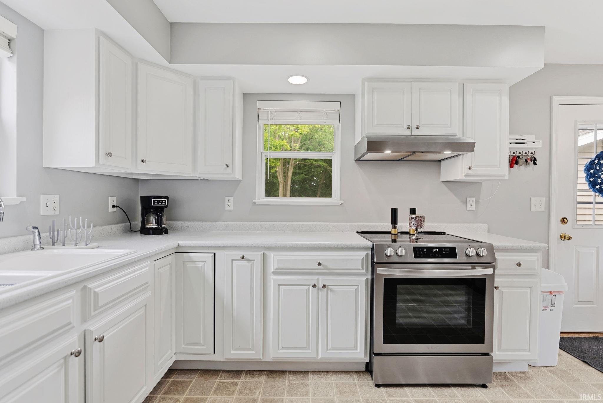 2136 Chapman Lake Drive Warsaw IN 46582