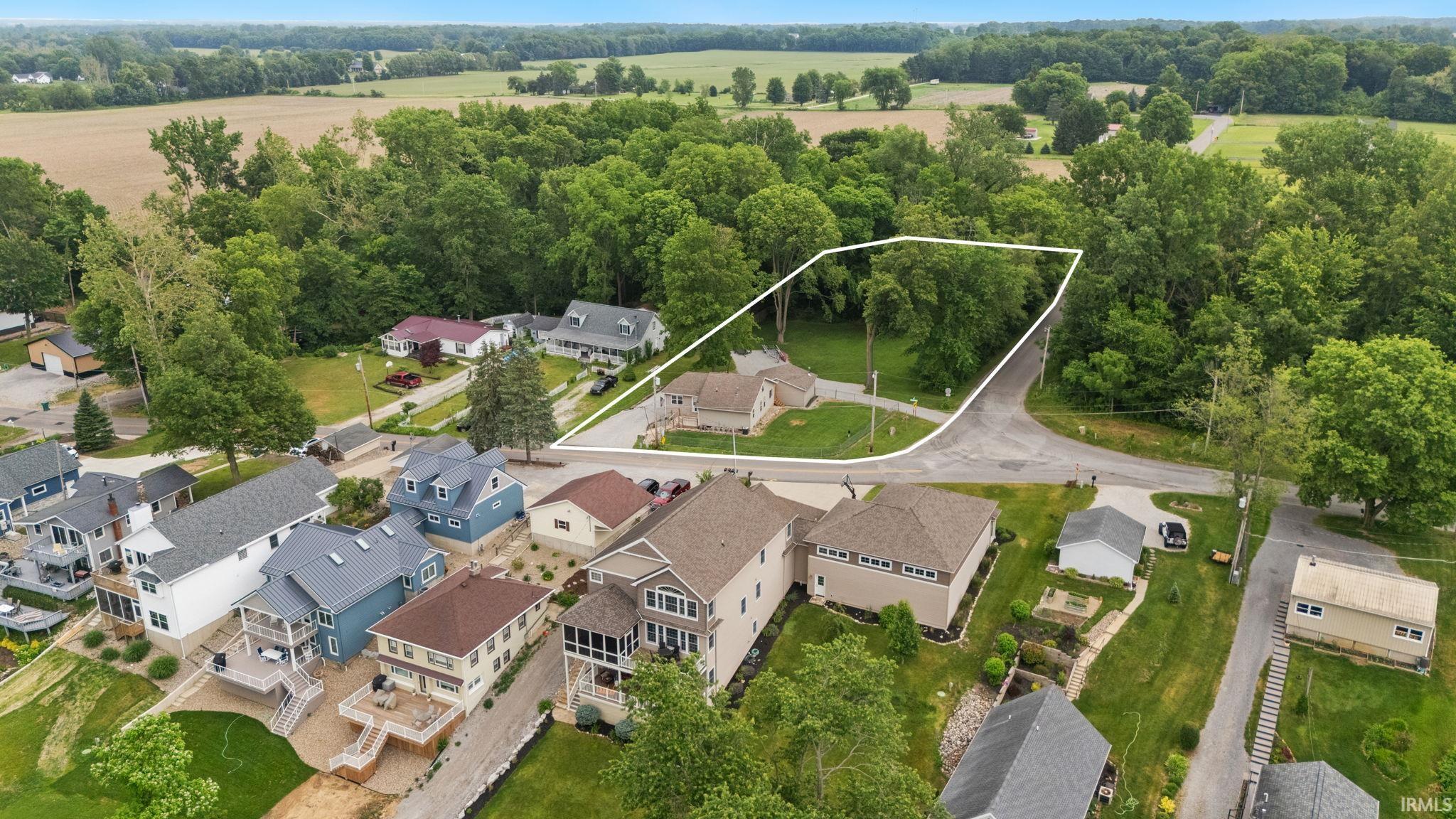 2136 Chapman Lake Drive Warsaw IN 46582