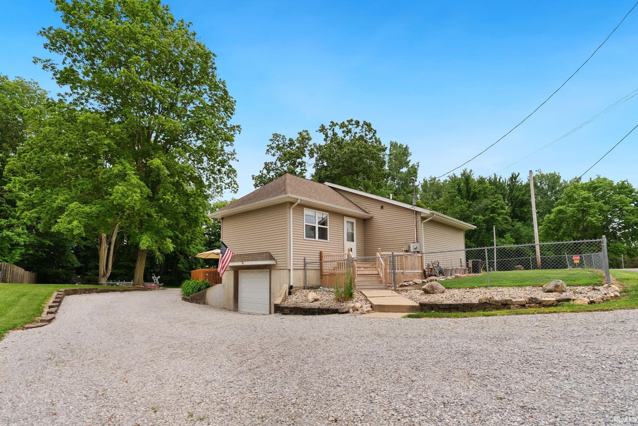 2136 Chapman Lake Drive Warsaw IN 46582