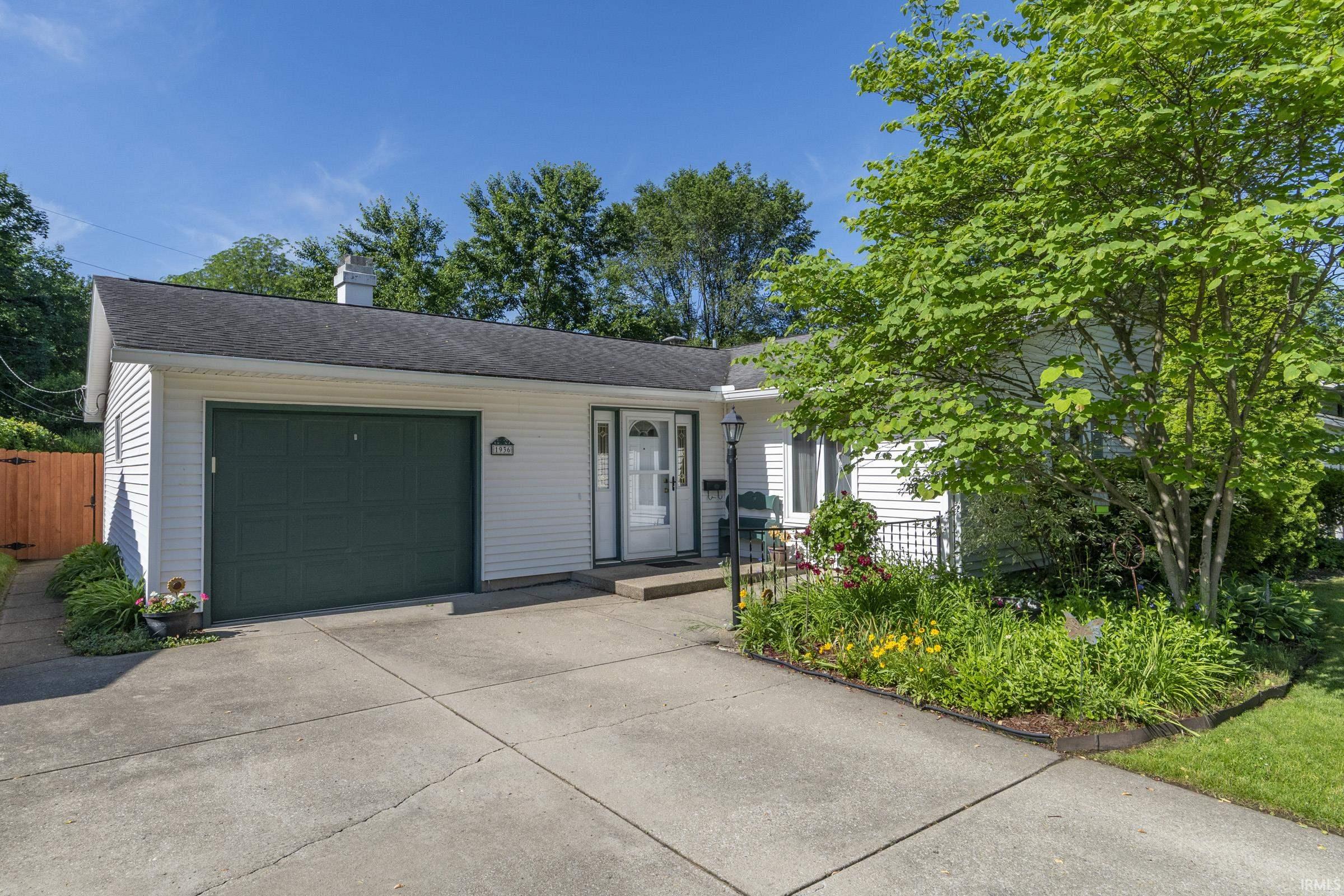 1936 Piedmont Way South Bend IN 46614