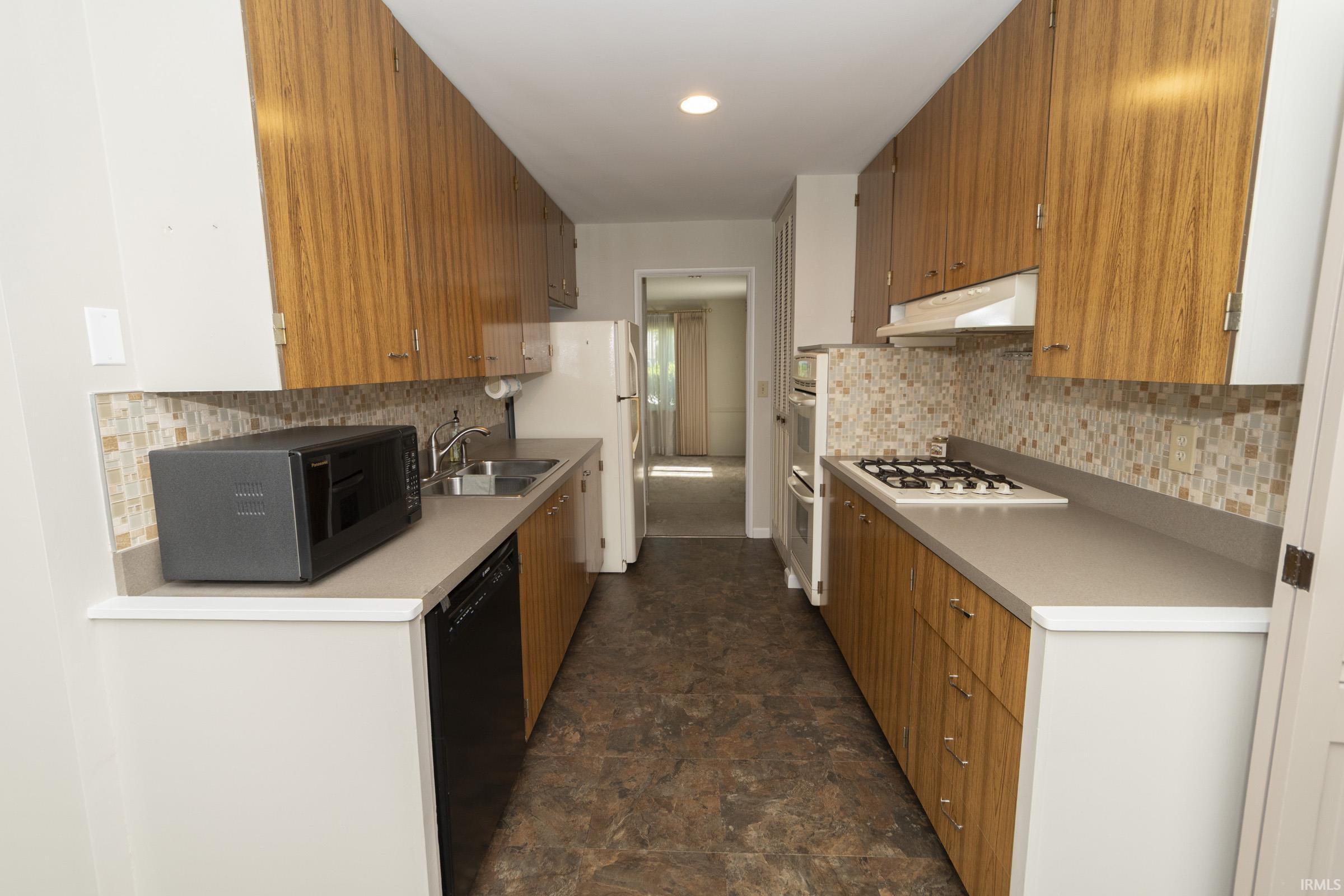1936 Piedmont Way South Bend IN 46614