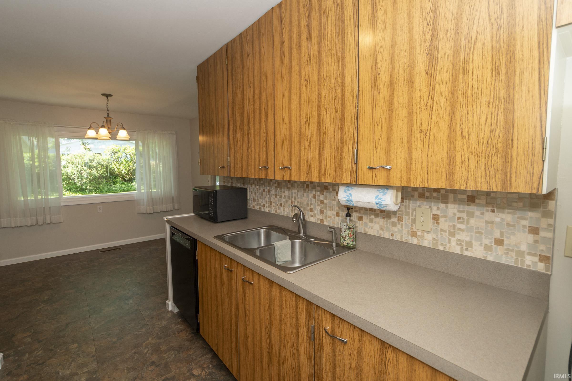 1936 Piedmont Way South Bend IN 46614