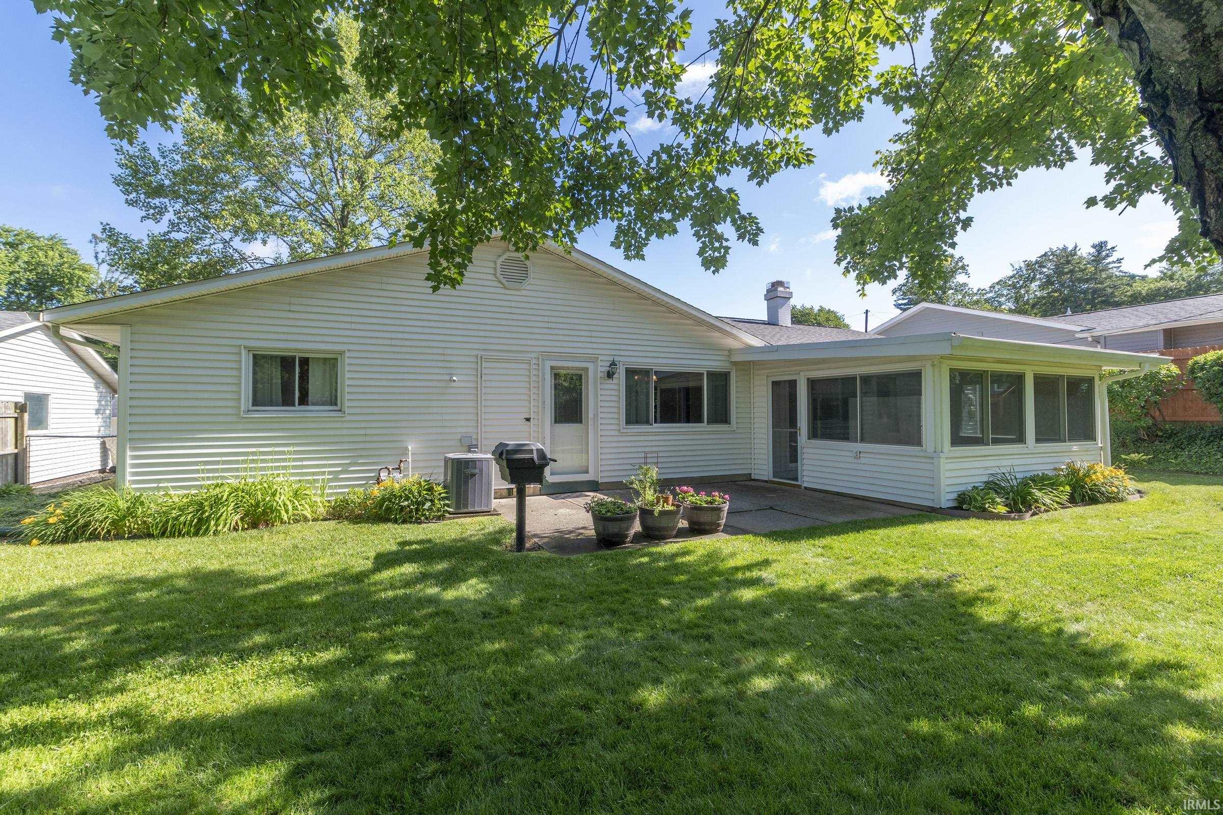 1936 Piedmont Way South Bend IN 46614