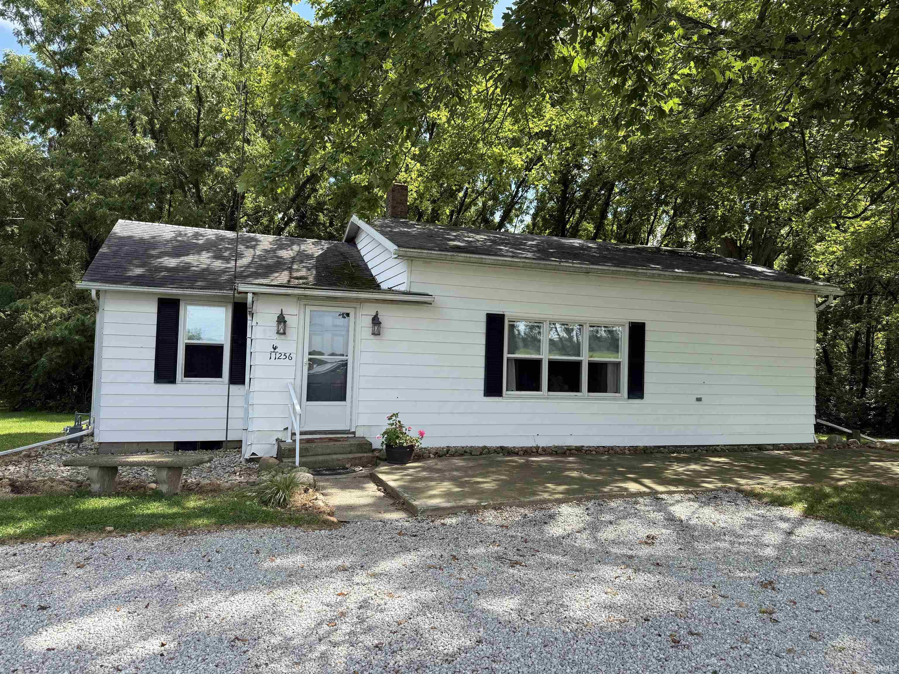 11256 N 450 E Syracuse IN 46567