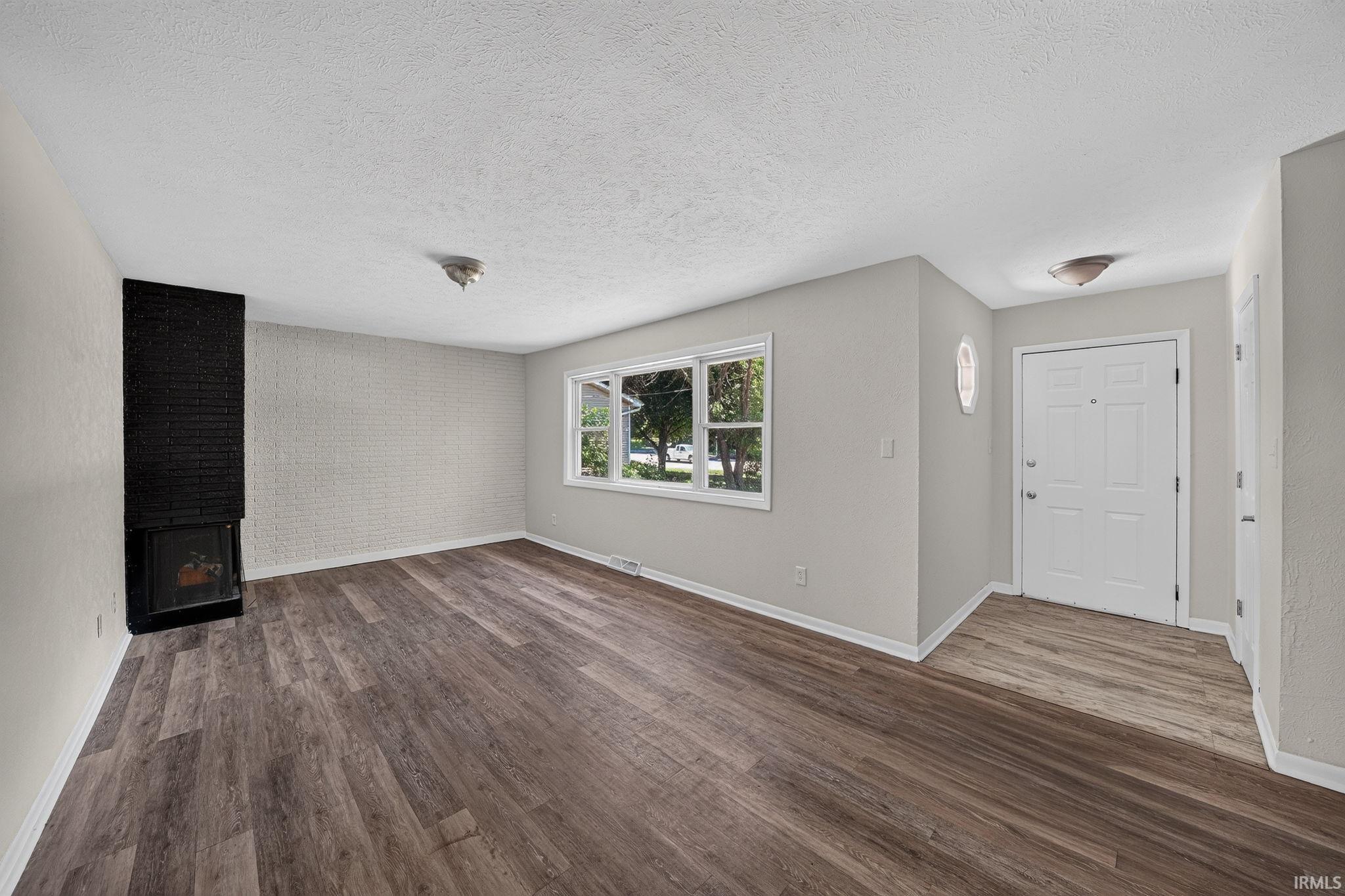 1037 N Twyckenham Drive South Bend IN 46617