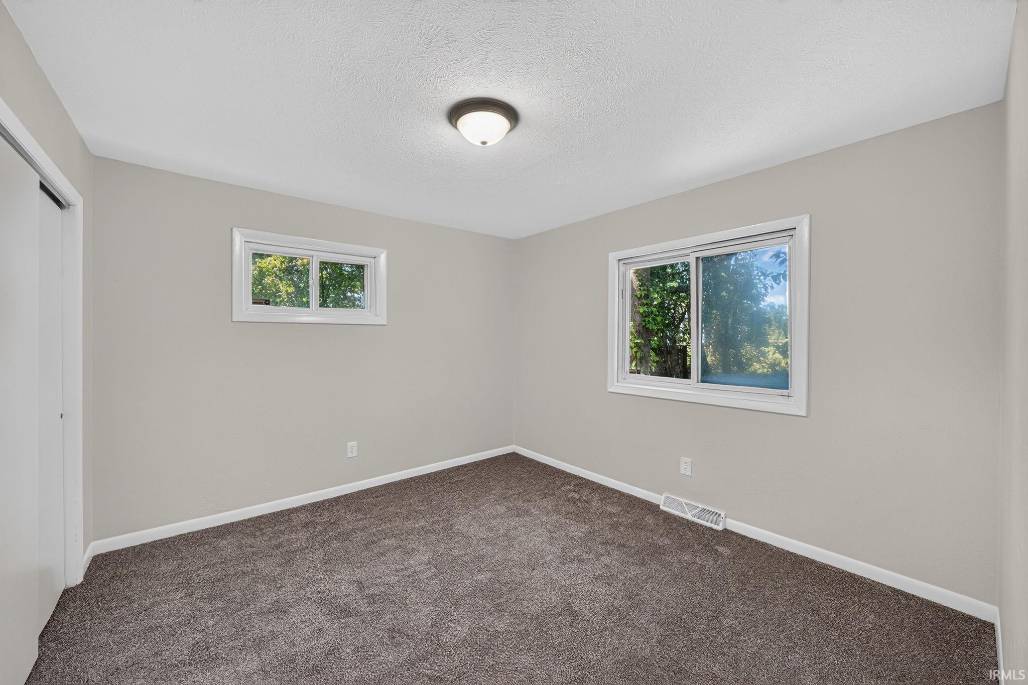 1037 N Twyckenham Drive South Bend IN 46617