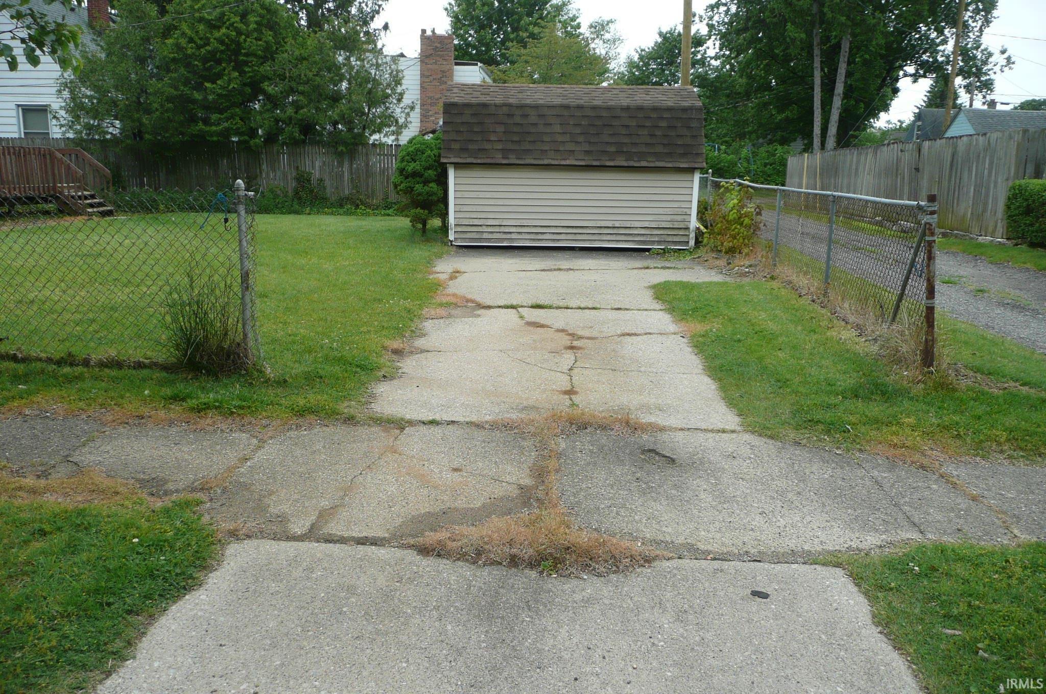 2057 Riverside Drive South Bend IN 46616