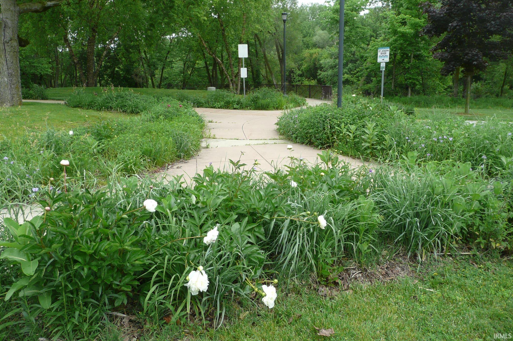 2057 Riverside Drive South Bend IN 46616