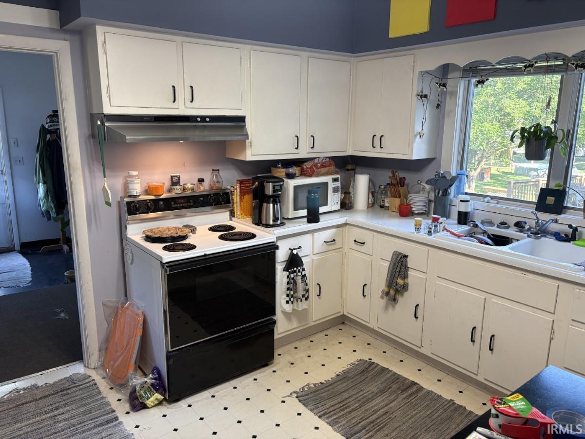 111 S Spring Street Wakarusa IN 46573