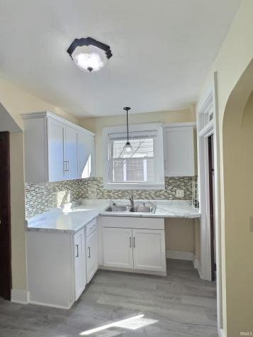 4442 Kenilworth Street Fort Wayne IN 46806