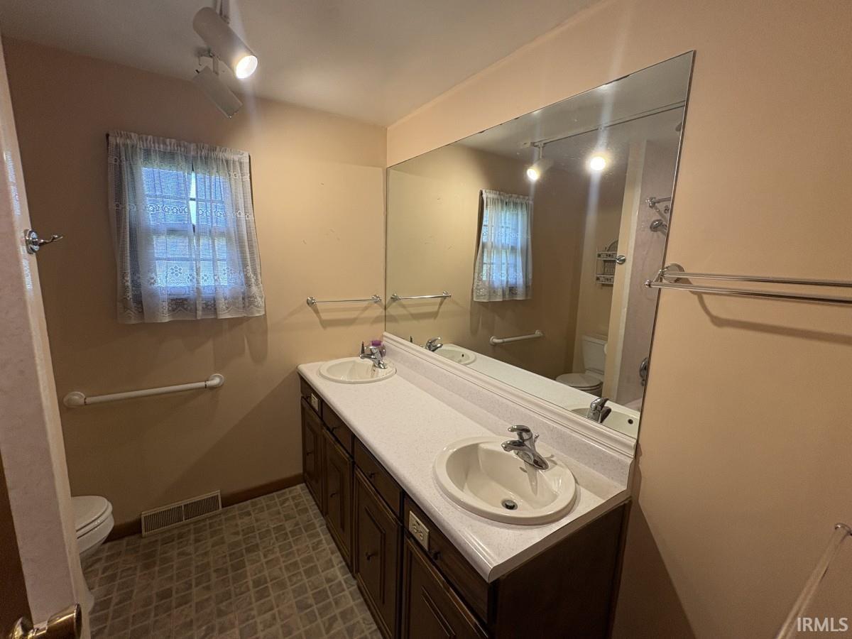 61313 County Road 21 Goshen IN 46528