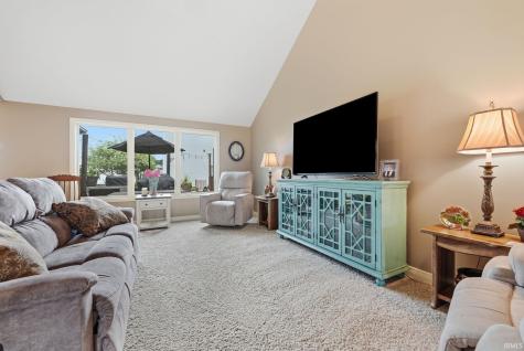 1112 Woodland Pass Fort Wayne IN 46818