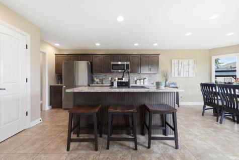 1112 Woodland Pass Fort Wayne IN 46818