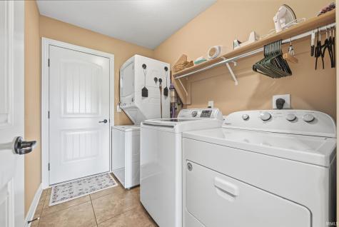 1112 Woodland Pass Fort Wayne IN 46818