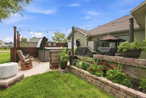 1112 Woodland Pass Fort Wayne IN 46818