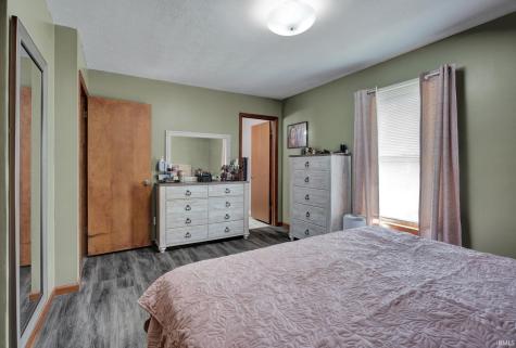 481 N Cleveland Street Bloomfield IN 47424