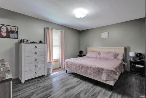 481 N Cleveland Street Bloomfield IN 47424