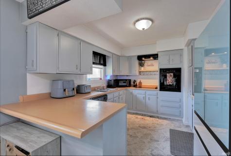 481 N Cleveland Street Bloomfield IN 47424