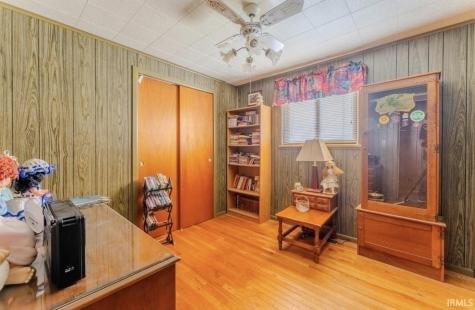 1812 E 600 S Jonesboro IN 46938