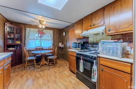 1812 E 600 S Jonesboro IN 46938