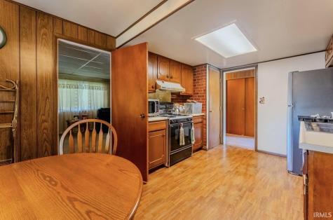 1812 E 600 S Jonesboro IN 46938