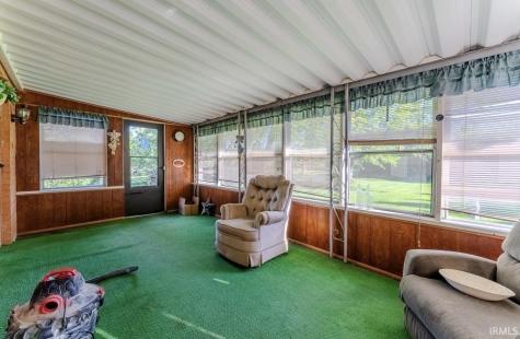 1812 E 600 S Jonesboro IN 46938