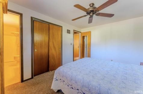 1812 E 600 S Jonesboro IN 46938