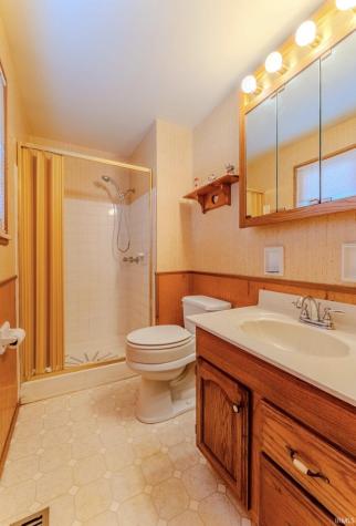1812 E 600 S Jonesboro IN 46938