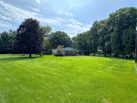 6278 E Woodhaven Court Monticello IN 47960