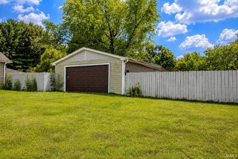 1202 W Pacific Avenue Knox IN 46534