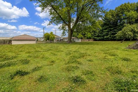 1202 W Pacific Avenue Knox IN 46534