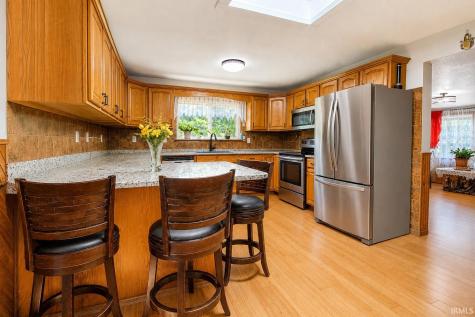 1202 W Pacific Avenue Knox IN 46534