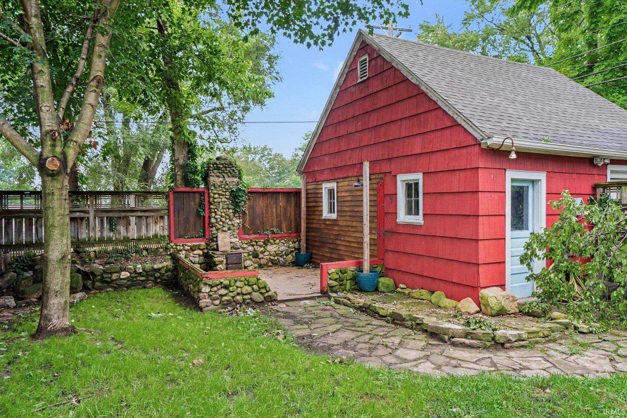 829 E Woodside Street South Bend IN 46614