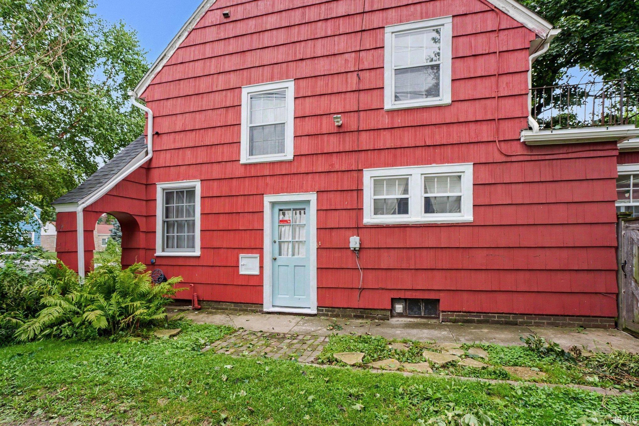 829 E Woodside Street South Bend IN 46614