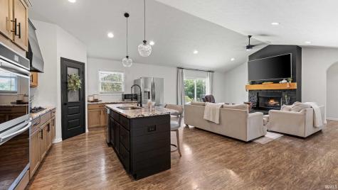11484 E St Road 58 Bloomfield IN 47424