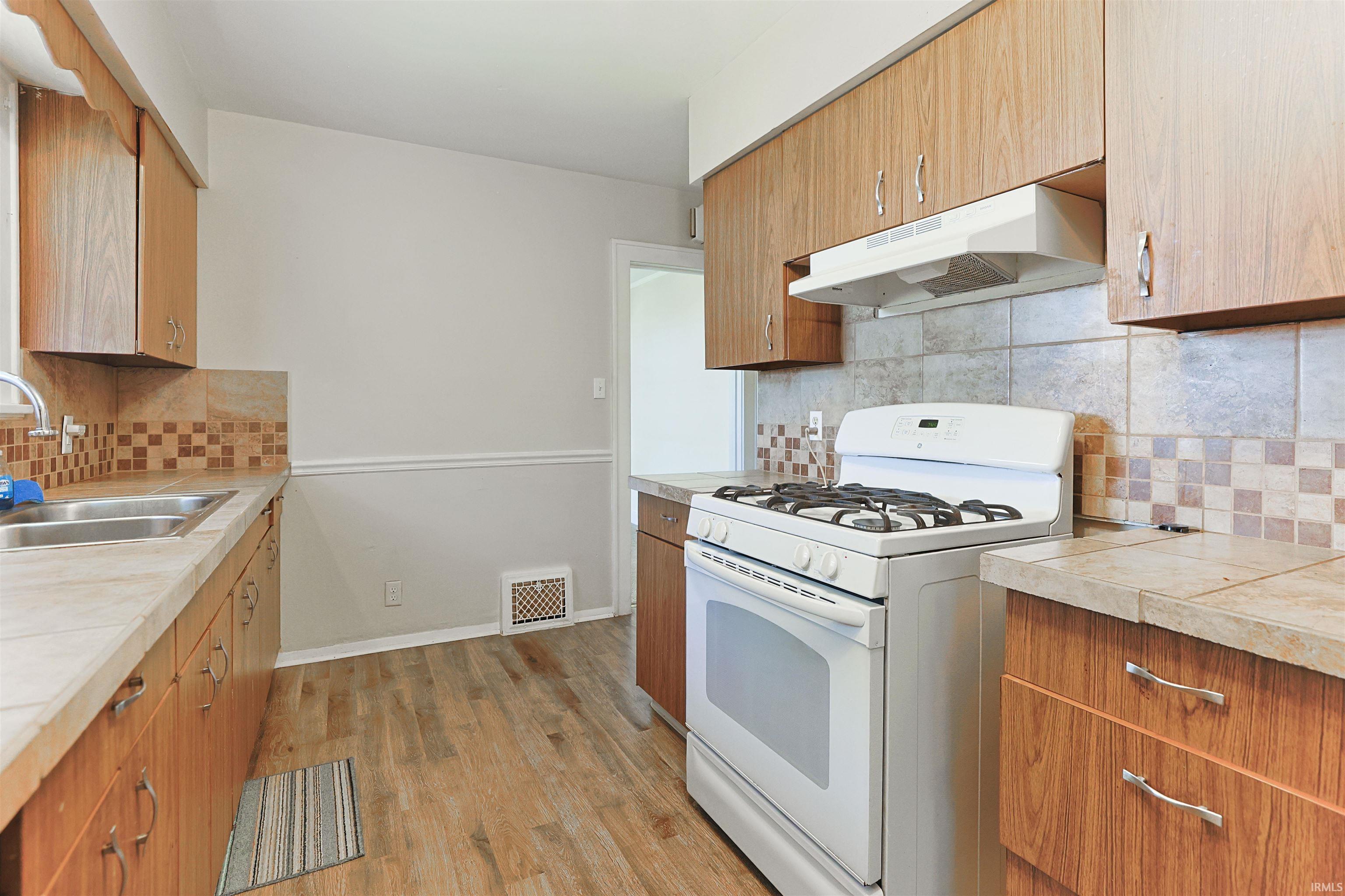 2157 Berkley Place South Bend IN 46616