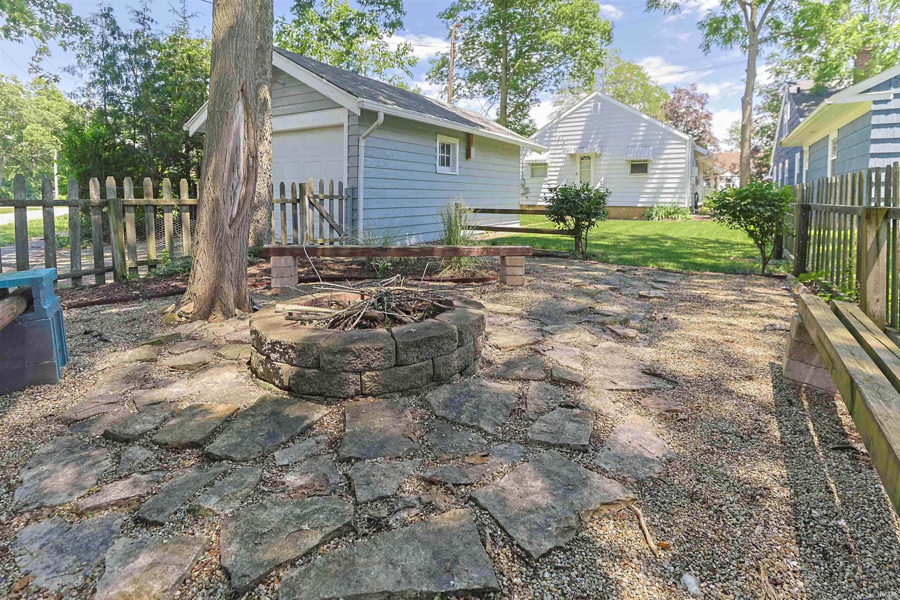2157 Berkley Place South Bend IN 46616